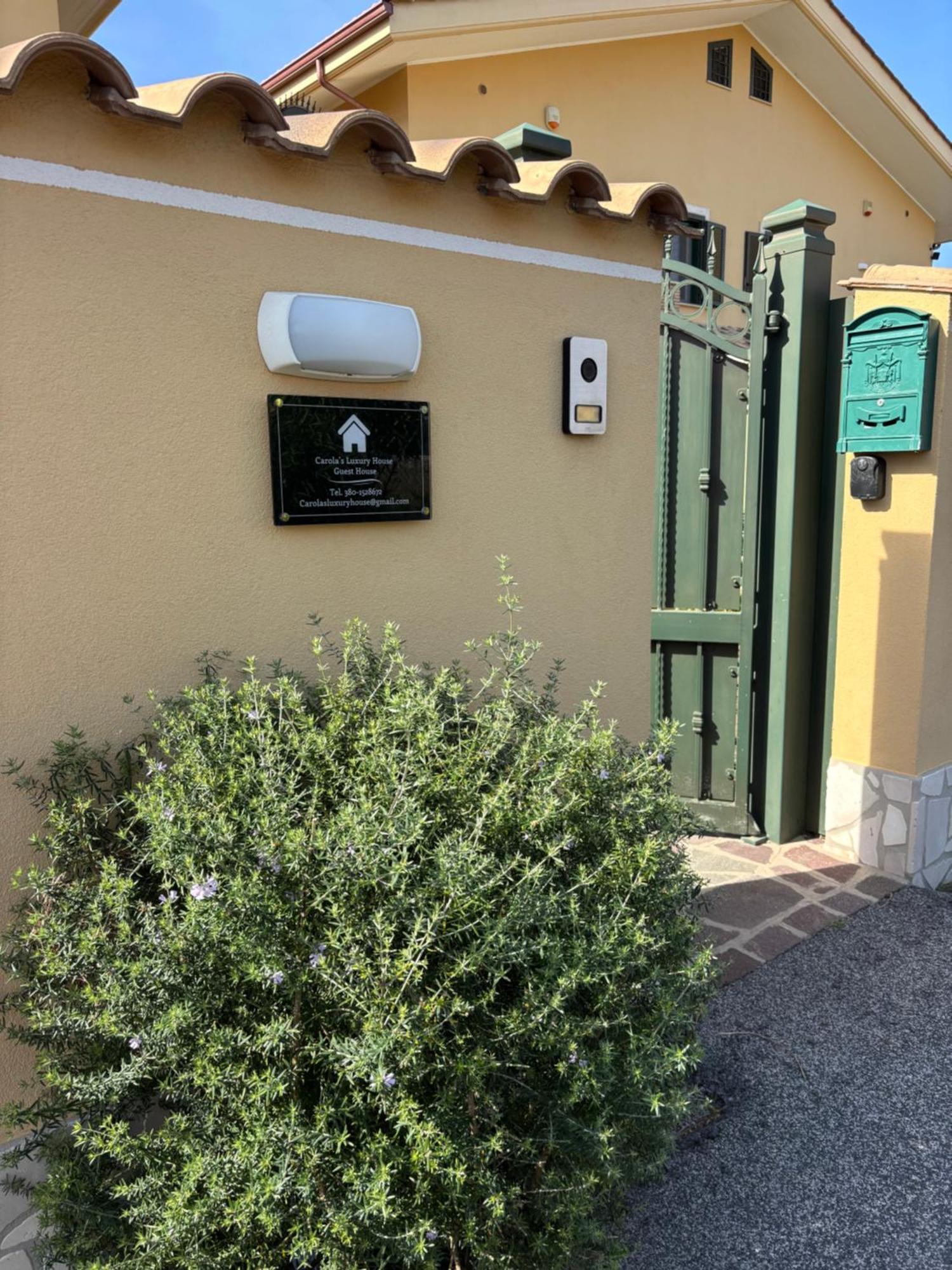 Carolas Luxury House Fiumicino Exteriör bild
